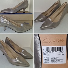 Clarks Violet 55 Rae UK Size 5D Silver Metallic Leather Kitten Heel Court Shoes