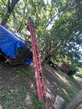 V grove  24 ft Fiberglass ladder 