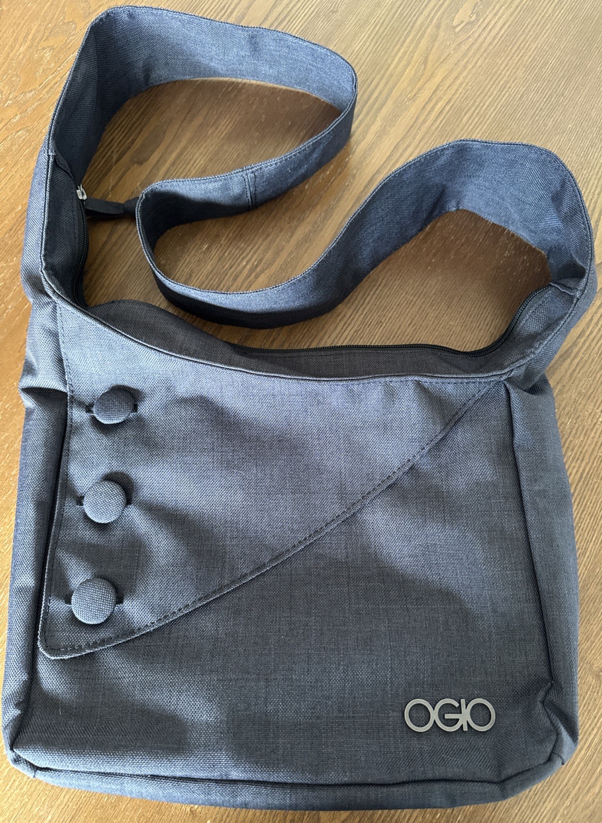 OGIO Brooklyn Charcoal Gray Tablet Purse Cross Body Messenger Bag Lined NEW