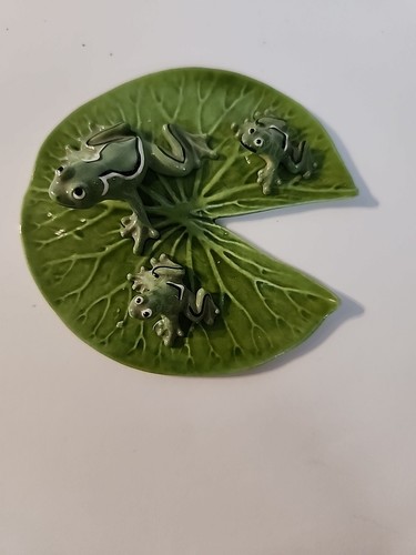 HTF Hagen Renaker Miniature Tree Frog Mama w Stripes And 2 Babies W Lilly Pad - Picture 6 of 6