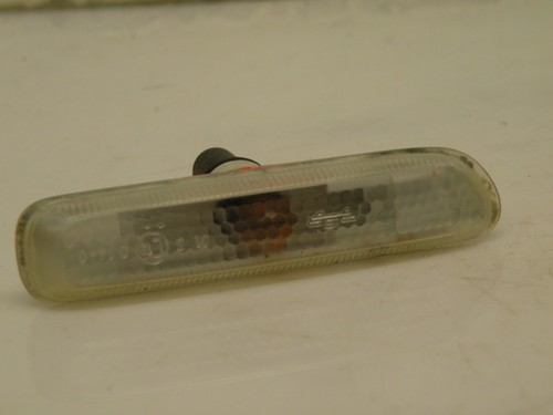 BMW 3 E46 323 2000 RHD Vorderes Linkes Kotflügel Blinkerlicht Lampe 2228591