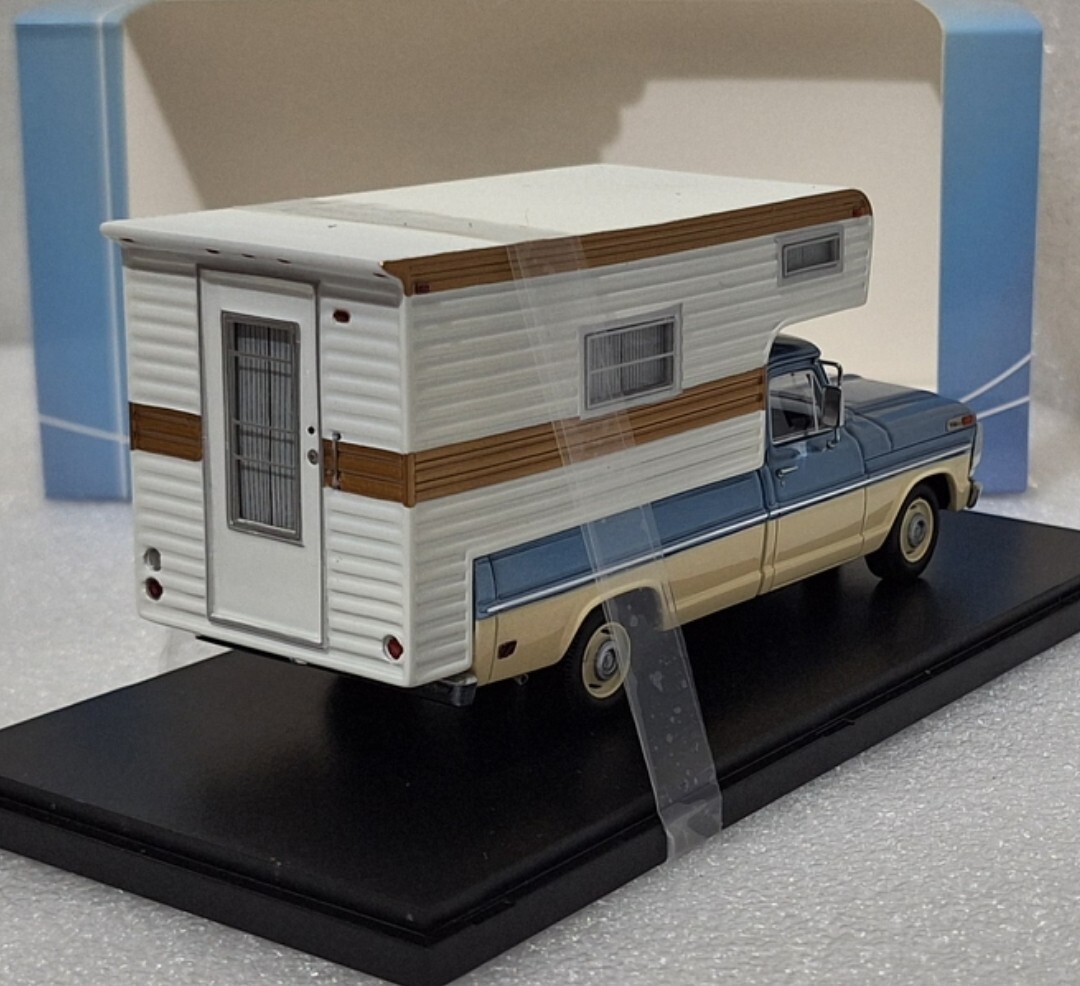 Ford F-100 キャンピングトレーラー付き Ford USA F-100 Camper 1972 Light Blue Met Ivory White 1:43