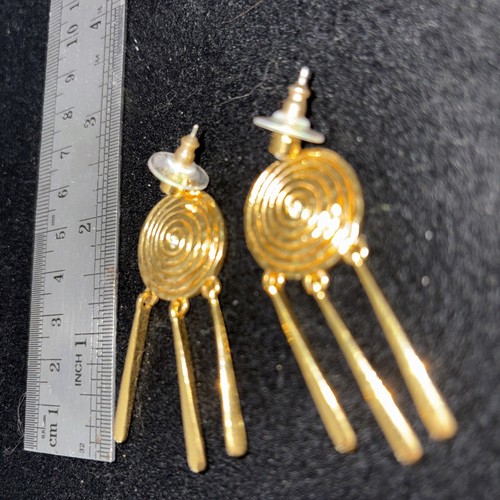 Vtg Joan Rivers Gold Tone Earrings Pierced Signed Crystal Accent Drop - Picture 2 of 7