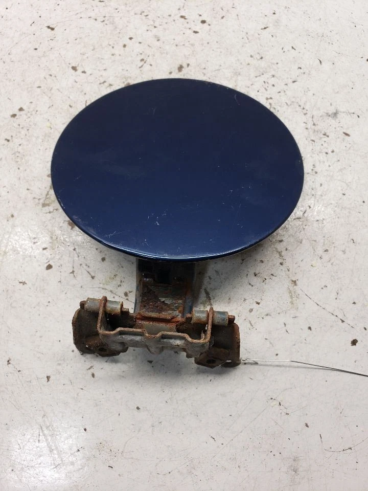 JIMMYS15 2001 Fuel Filler Door 1393465 - Image 2 of 4