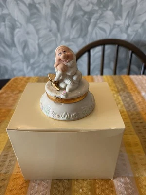 LENOX Disney Snow White And The Seven Dwarfs SLEEPY Treasure Box , - Image 1 of 4