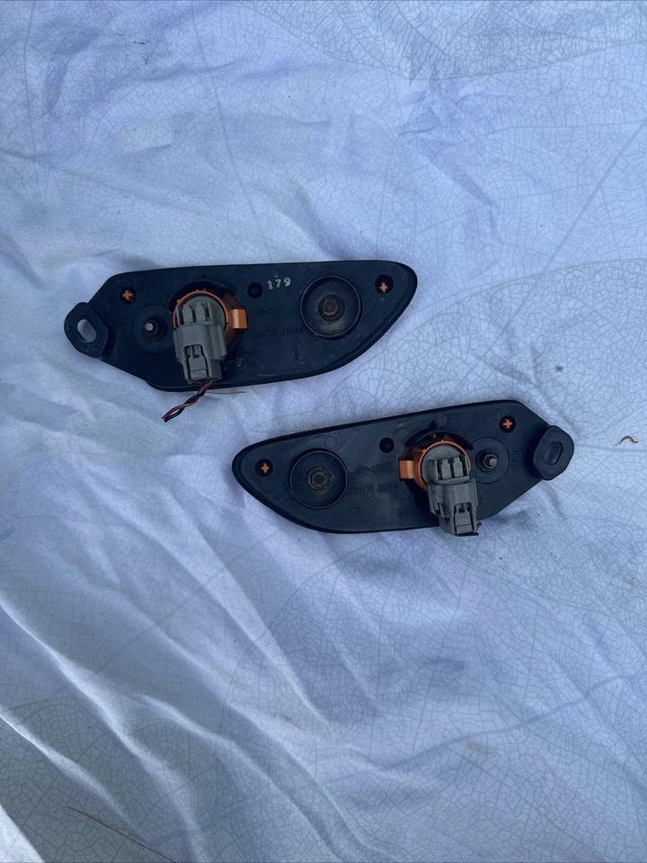 10-13 Suzuki Kizashi pasajero derecho, conductor izquierdo parachoques delantero luz lateral lámpara Foto 2 de 3