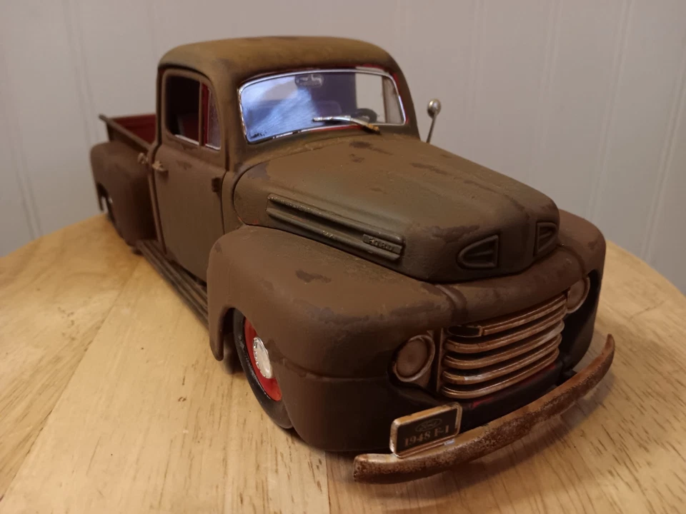 1/18 Diecast Slammed 1948 Ford Pickup Weathered Rusted Junkyard Barn Find - Image 2 of 4