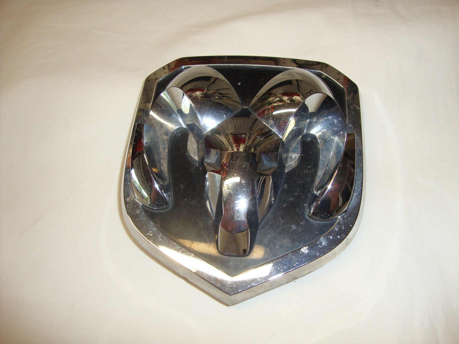 2013 - 2024 DODGE RAM 1500 CLASSIC 1500 2500 3500  CHROME GRILLE EMBLEM OEM