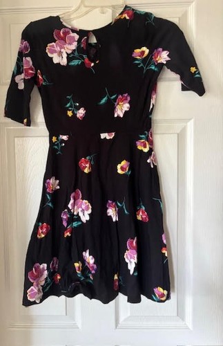 Old Navy girls black 3/4 length sleeve dress Hawaiian Flowers, size 10/12 - Picture 3 of 3