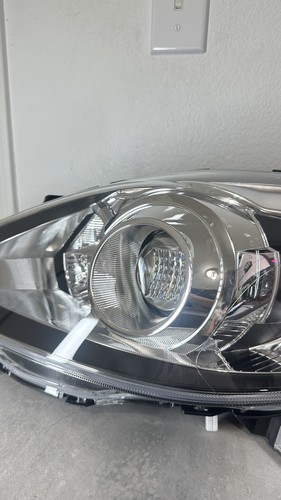 GENUINE MAZDA 5 08-09 HEADLAMP LENS&HOUSING WITH HID LEFT LH CE52-51-041C - Picture 4 of 12