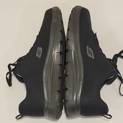 11 WIDE FIT Skechers Men display picture 3