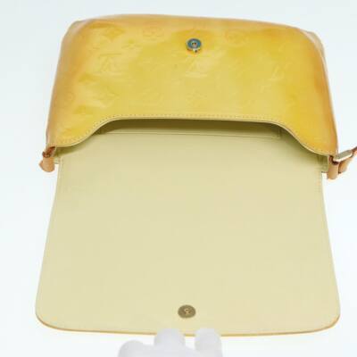 LOUIS VUITTON Monogram Vernis Thompson Street Bag Lime LOUIS VUITTON Monogram Vernis Thompson Street Bag Lime