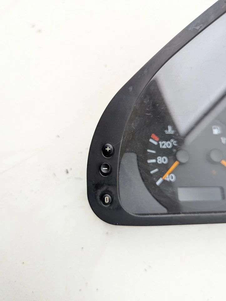 Cuadro de instrumentos compresor Mercedes-Benz W202 C230 1999-2000 2025407148 Foto 4 de 4