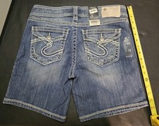 SILVER JEANS Women's Suki Flap Jean Shorts 28 blue denim, Thick Stitch