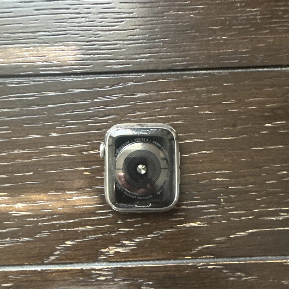 Apple Watch Series 4 44mm aço inoxidável prata – bateria precisa de substituição - Imagem 3 de 4