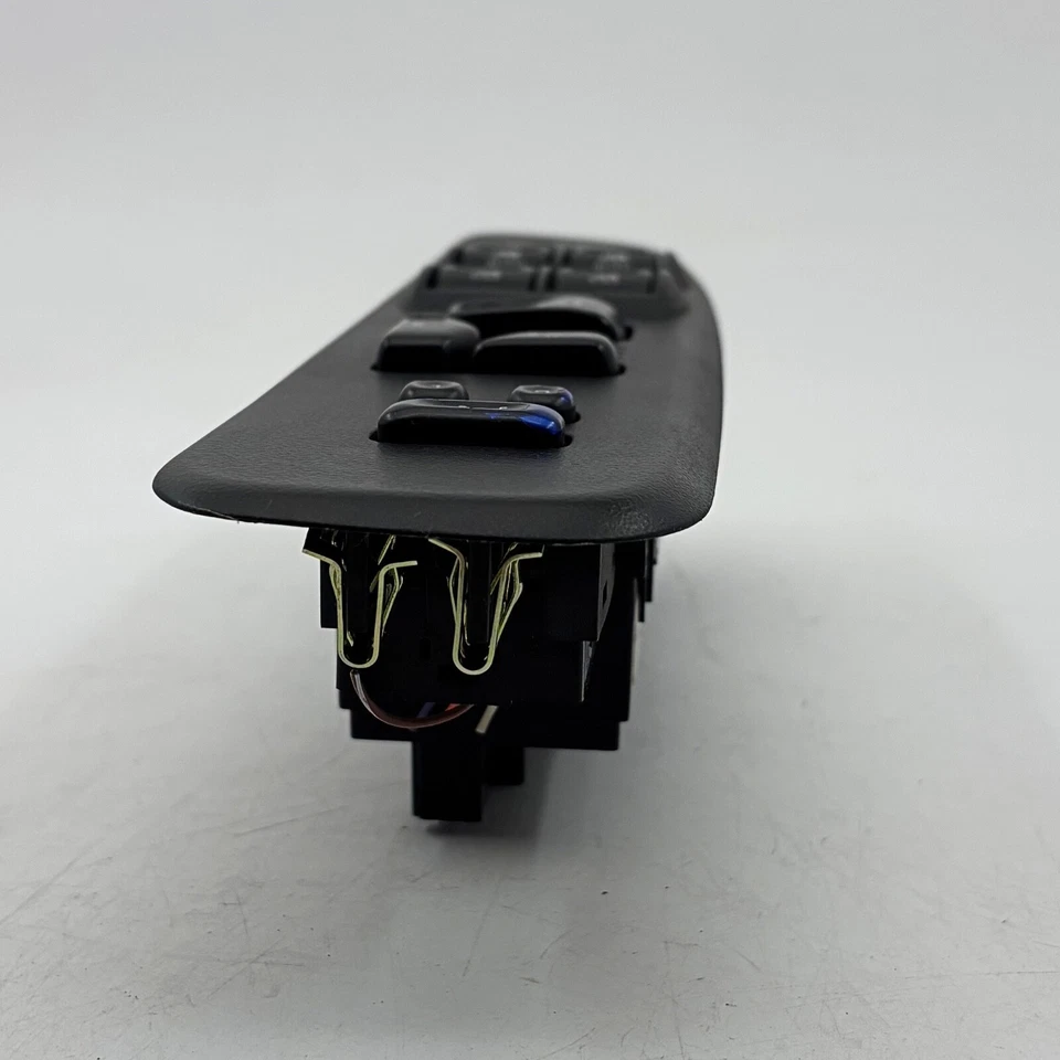 2006-2009 GCM Envoy Front Driver Side Door Lock Switch - Image 4 of 4