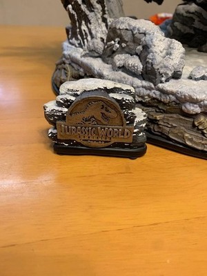 Prime 1 Studio Jurassic World Blue & Beta 1/6 Statue Bonus Edition