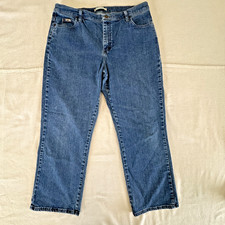 Lee Women's Size 16 Short Medium Wash Relaxed Straight Leg Jeans
