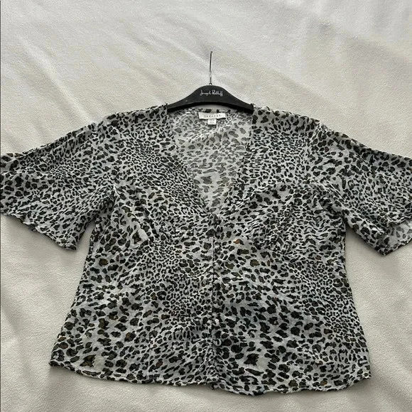 Topshop Women's Animal Print Flutter Sleeve Deep V Top, Size 6 - Image 4 of 4