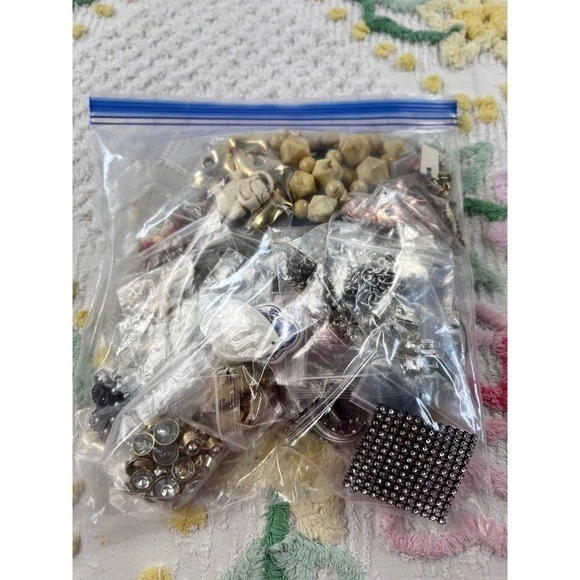 Lote a granel surtido joyas dijes colgantes suministros artesanales paquete al por mayor Foto 3 de 4