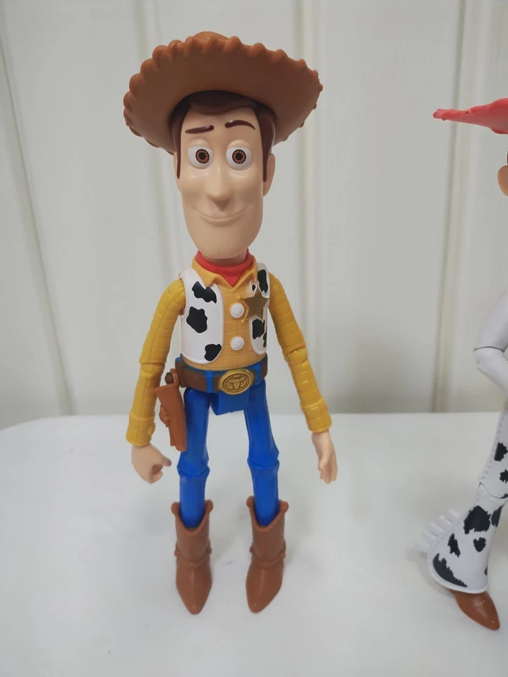 迪士尼皮克斯伍迪和杰西玩具总动员动作玩偶娃娃带帽子 9 英寸美泰 — 第 2/4 张图片