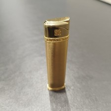 Briquet À Gaz Plaqué Or Givenchy & Étincelle Ok.A Noter Une Micro Raillure(Voir