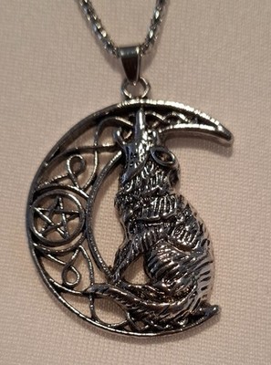 Designerschmuck Betsey Johnson Wolf Mondanhänger mit Kordelkette 70cm
