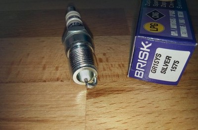 BRISK GR15YS Silver Electrode Single Point Upgrade Petrol/Lpg/Cng Spark Plugs