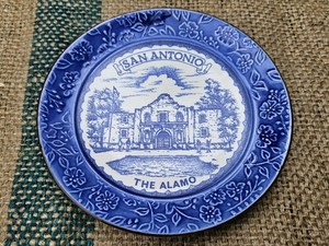 Vintage Blue and White The Alamo - San Antonio Souvenir Plate 6 Inches Across