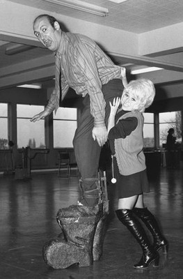Bernard Bresslaw gets helpful support Barbara Windsor as he tr- 1969 Old Photo