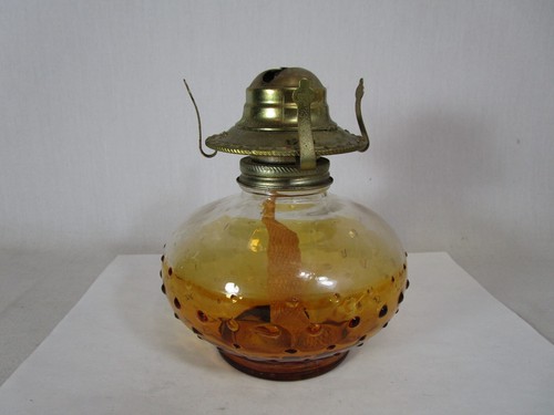 Vintage Oil Lamp - Amber Hobnail Glass - Lamplight Farms Model NR 212 1985 - Picture 4 of 9
