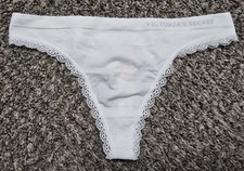 Mutandine perizoma guanciale pizzo bianco Victoria's Secret VINTAGE 2013 Medium nuove con etichette