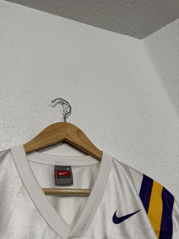 Camiseta de fútbol americano LSU Tigers Nike NCAA vintage Y2K blanca para hombre pequeña Foto 3 de 3
