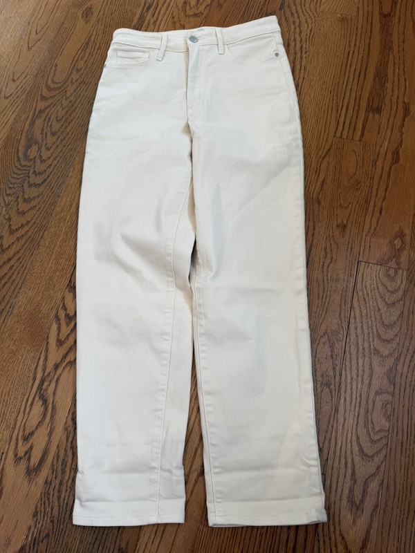 Athleta size 6 Sculptek cream/ivory straight leg high rise denim jeans