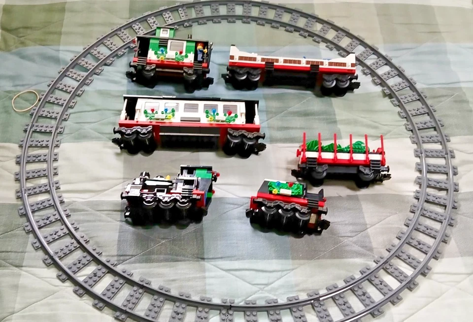 LEGO SET 10173 HOLIDAY TRAIN UNBOXED WITHOUT INSTRUCTIONS - Image 4 of 4