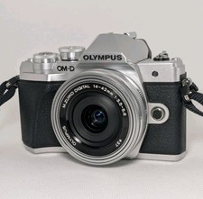 Olympus OM-D E-M10 MARK III Camera EXCELLENT CONDITION LOW SHUTTER COUNT: 1688 