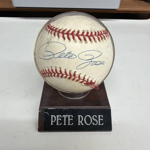 Pete Rose autographed Major League Baseball