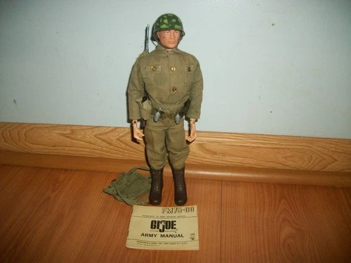 Hasbro 1964 GI Joe Action Soldier Figure with Uniform and Accessories (LOOK)