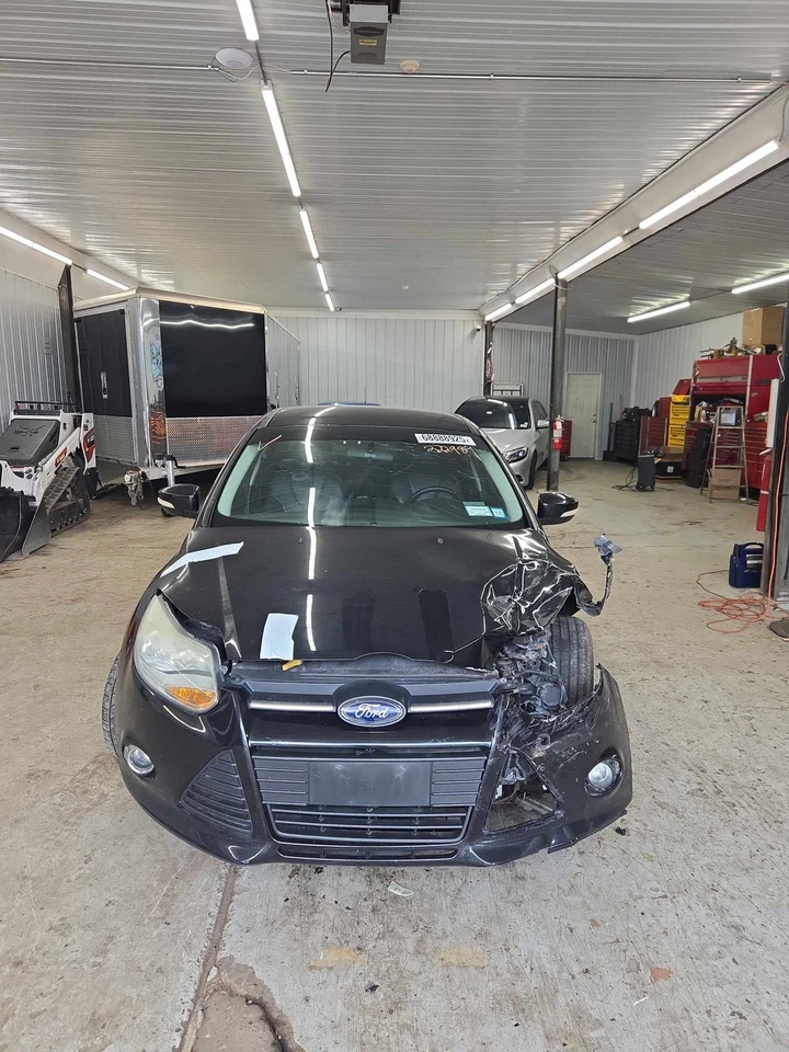 Used Left Quarter Glass fits: 2014 Ford Focus Sdn black moulding Left Grade A Foto 4 de 4