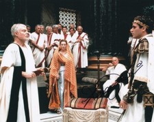 DEREK JACOBI signed Autogramm 20x25cm GLADIATOR in Person autograph COA