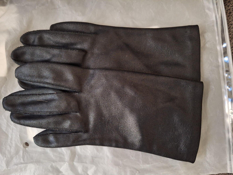 Women's Black Stretch Full Finger Gloves! Gorgeous!