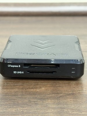 ProGrade Digital CFexpress Type B & UHS-II SDXC Dual-Slot USB 3.2 Card Reader