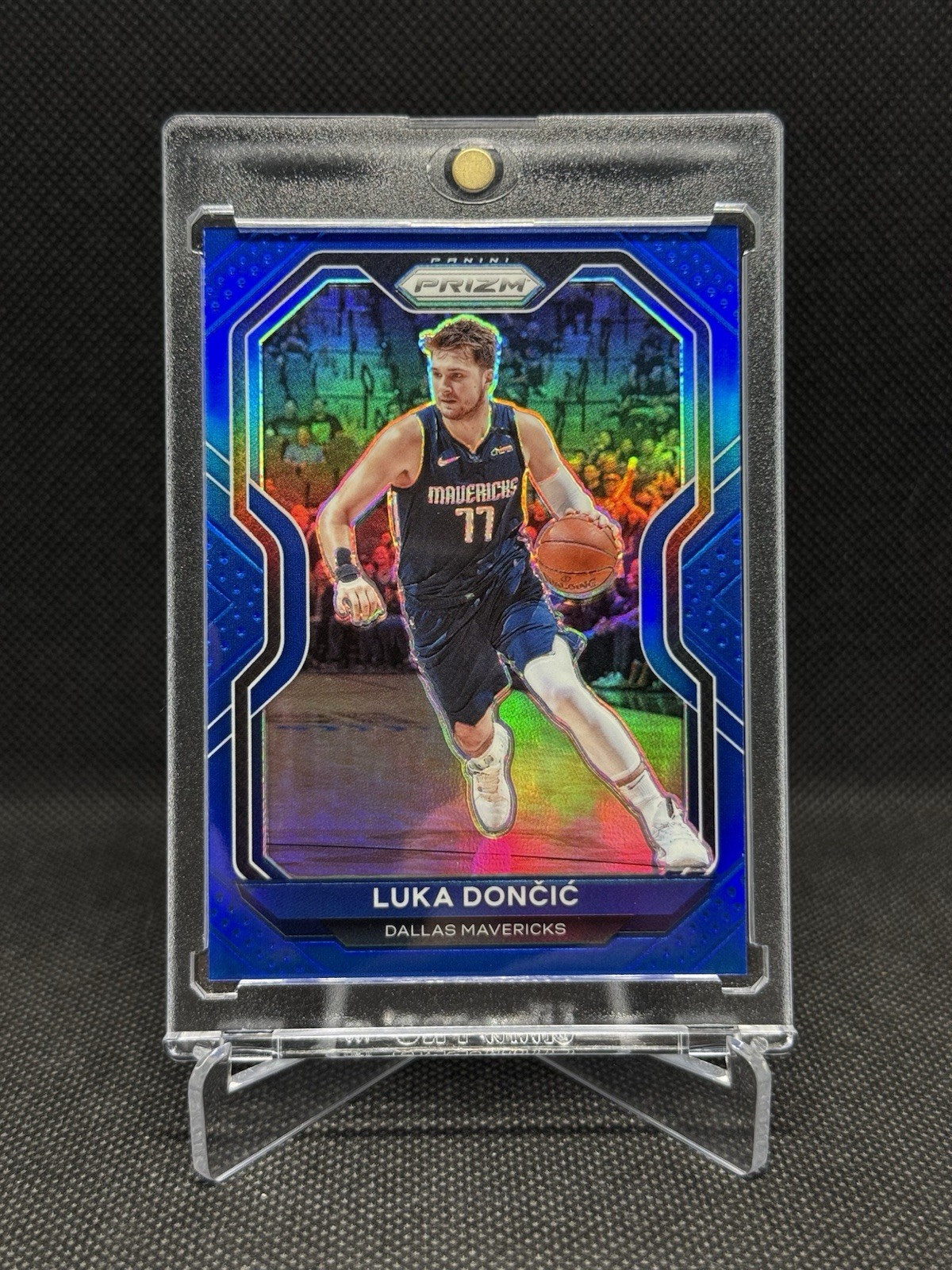 Luka Doncic 2020-21 Panini Prizm Blue 145/199 Color Match #32 Mavericks