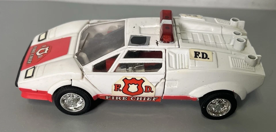 Transformers G1 Autobot “Red Alert” 2002 - Image 4 of 4