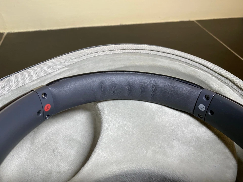 Sony WH-CH700N Auriculares Bluetooth con Cancelación de Ruido + Estuche de Transporte Foto 3 de 4