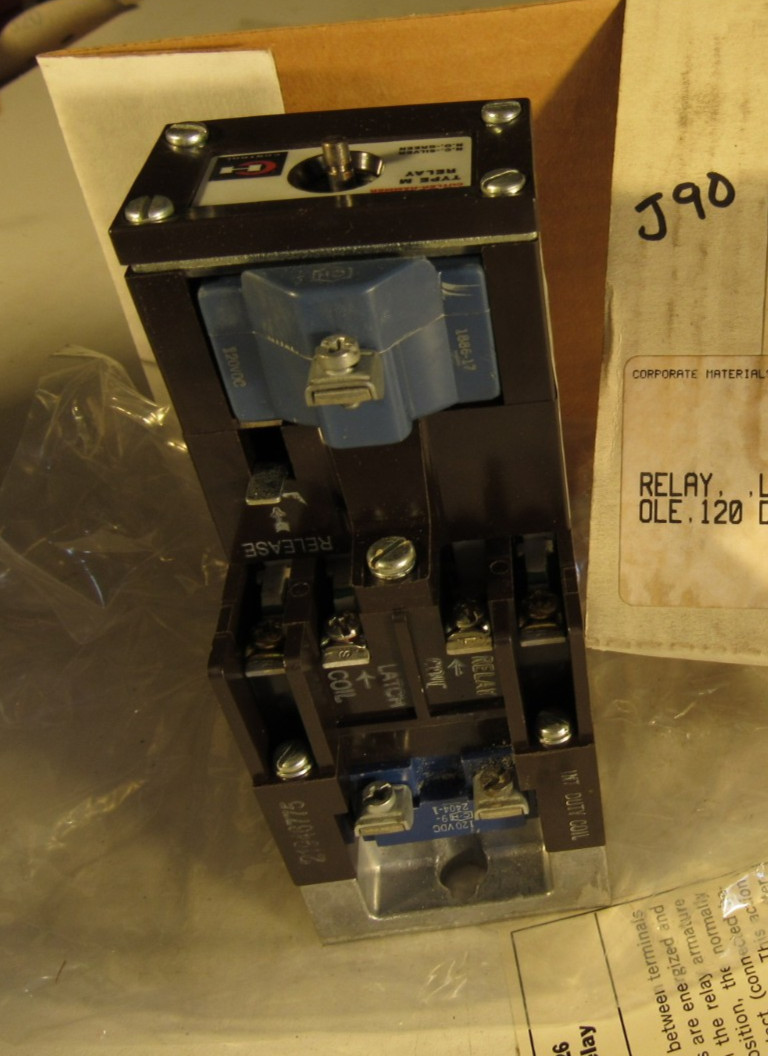 1) Unused Old Stock Cutler-Hammer D26MRD602A2 DC Relay D26MRD602 A2
