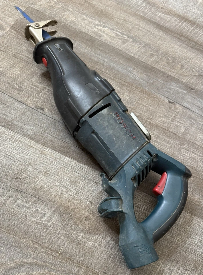 Sierra recíproca eléctrica Bosch Foto 2 de 3