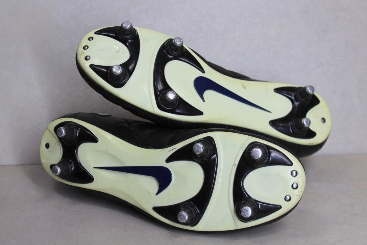 VINTAGE NIKE AIR ZOOM BRASILIA SG CLASSIC FOOTBALL BOOTS  display picture 1