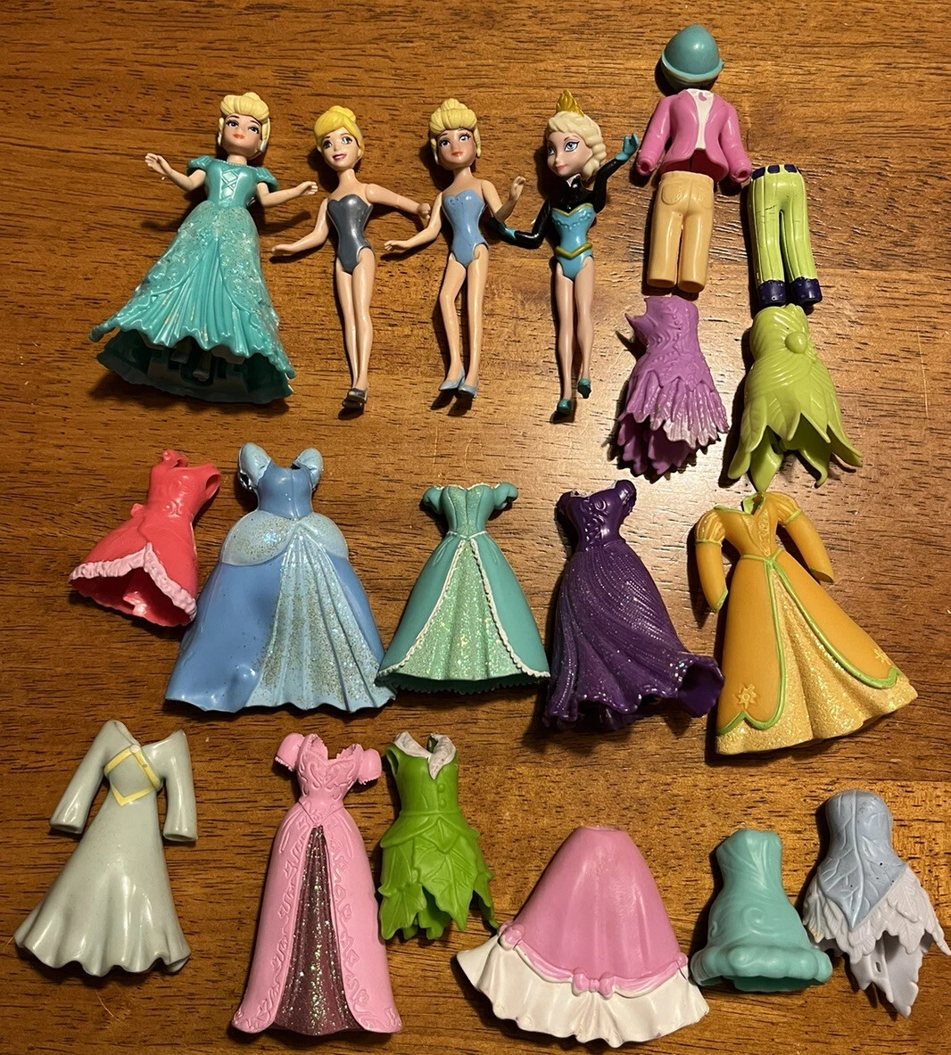 Disney Princess Polly Pocket 4 dolls and 13 dresses + Extras