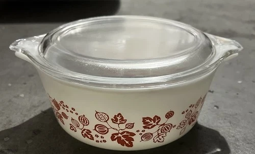 VTG Pyrex Pink Gooseberry 472 1 1/2 Pt Casserole Dish Bowl